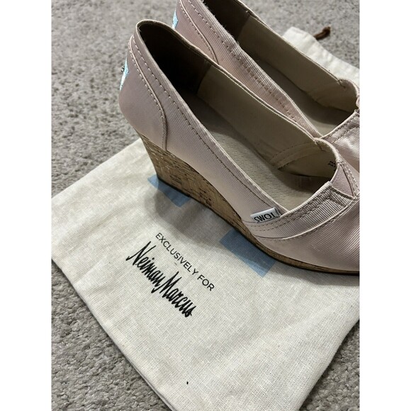 Toms Blush Pink Peep Toe Espadrille Wedge Heels Shoes 7.5 Neiman Marcus - Picture 2 of 8